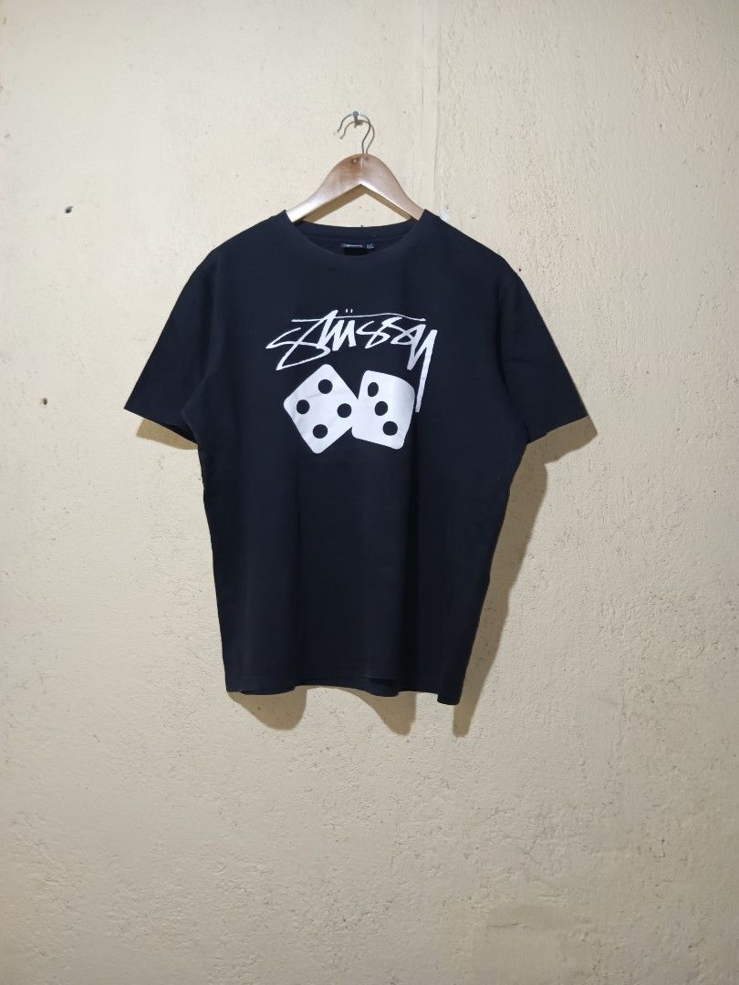 Stussy dice (Category: Activewear) located in San Pablo. Submitted by thriftyjd (Listing ID 1464869814, Image 1). Description: Dimes: L26 x W23 Condition/color rate: 9/10 No Issue.