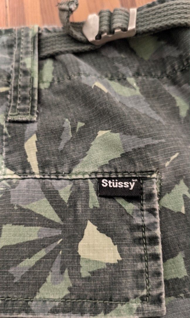 Stussy Green Camo Leaf Shorts (Category: Shorts) located in Manila. Submitted by adriandom (Listing ID 1464787303, Image 3). Description: Stussy Green Leaf Camo Shorts size 32.
