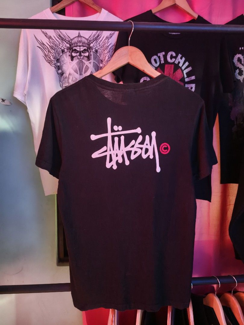 Stussy Logo tee (Category: Tshirts & Polo Shirts ) located in Toledo. Submitted by goldendogs (Listing ID 1464781582, Image 3). Description: Off only Medium Asnew.