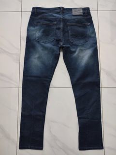 (Category: ) located in . Submitted by levisusedjeans (Listing ID 1464807205, Image 1). Description: .