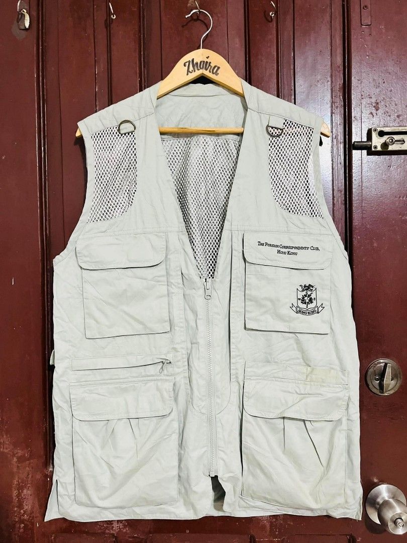 TACTICAL REVERSIBLE UTILITY VEST (Category: Coats, Jackets and Outerwear) located in Pagsanjan. Submitted by thriftyclothes33 (Listing ID 1464840209, Image 3). Description: TACTICAL REVERSIBLE UTILITY VEST 🦺🔥 💰 ₱580 + SF ✨ Reversible design ✨ Multi-pocket utility style ✨ Multiple cargo & zip pockets ✨ Lightweight & breathable ✨ Mesh panels for ventilation ✨ Great for outdoor & tactical styling 🏷️ Medium on tag 📏 Width 22" • Length 30" 📦 Fro