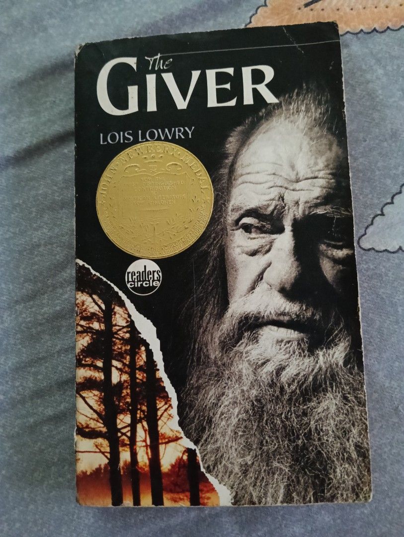 The Giver by Lois Lowry (Category: Storybooks) located in Dumaguete. Submitted by bibialexandria (Listing ID 1464875121, Image 1). Description: ***Shipping Fee Already Included***.