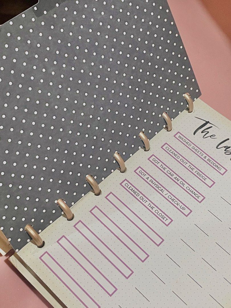 The Happy Planner Happy Notes (Category: Stationery & School Supplies) located in Pasig City. Submitted by babystarcandykoo (Listing ID 1464939215, Image 3). Description: - Edition: Hooray For Today (Lavender with rose gold foil lettering) - Size: Classic disc-bound, 4.625" x 7" .