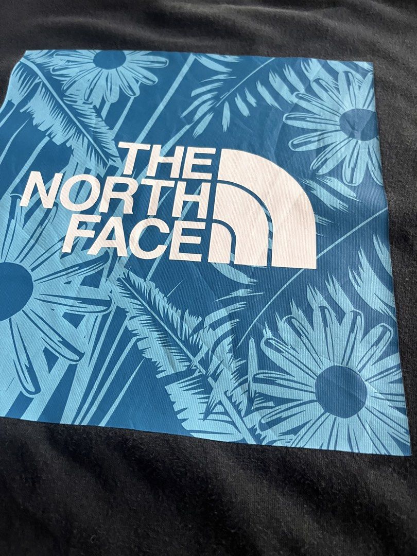 The north face (Category: Tshirts & Polo Shirts ) located in Manila. Submitted by lardo.599 (Listing ID 1464918968, Image 3). Description: No issue Good condition No crack prints Color rate 9.5/10 Dimes last pic.