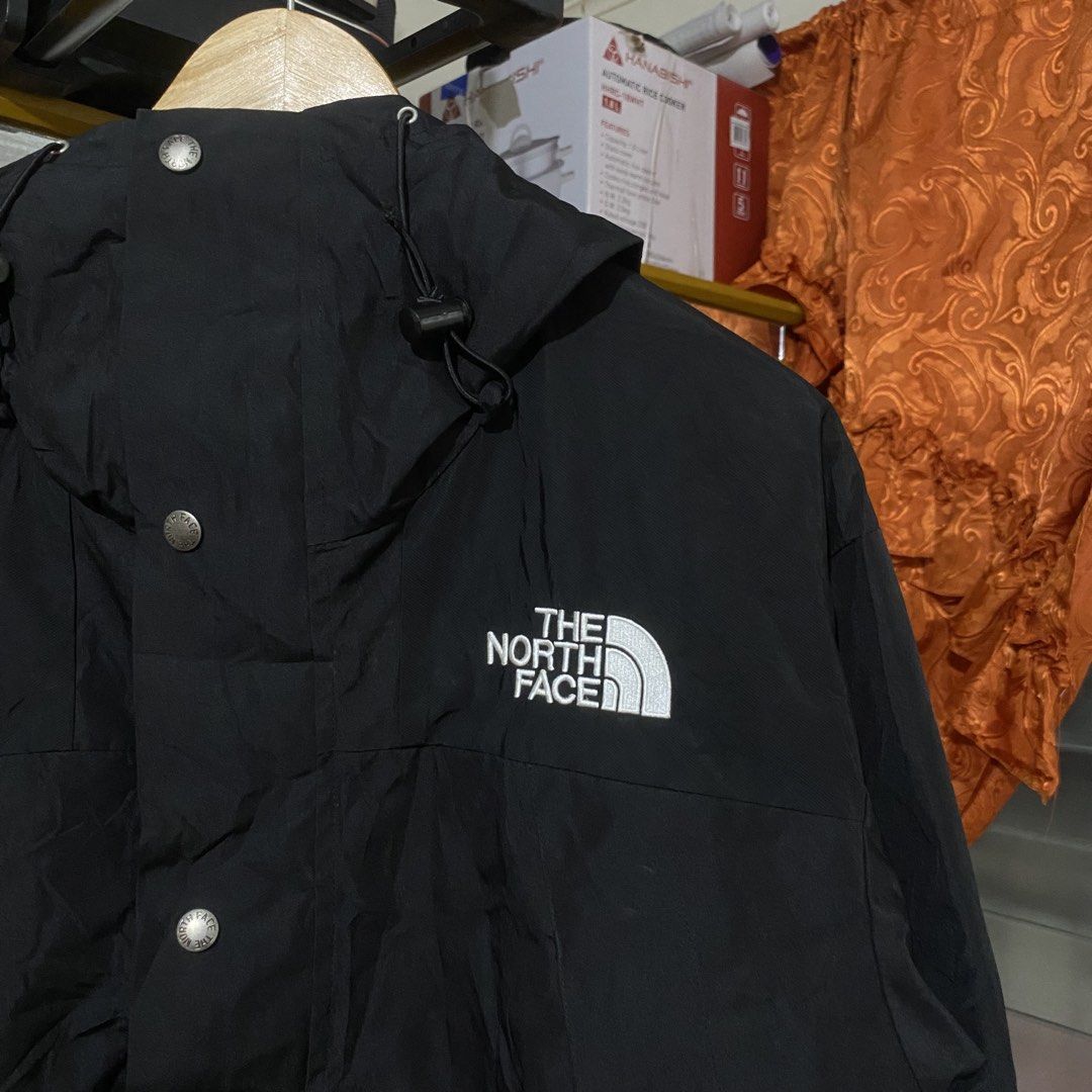 The North Face Goretex Mountain Jacket Black (Category: Coats, Jackets and Outerwear) located in Manila. Submitted by 4114thrifts.ph (Listing ID 1464921353, Image 2). Description: Item Name: The North Face Goretex Mountain Jacket “Black” (Details) • Size: Medium on tag • Dimes: 23x28 • Color Rate: 9.4/10 • Issue/s: Sign of Usage Mine: 1,950 Free Shipping 📥 Dasmariñas City, Cavite, 4114📍.