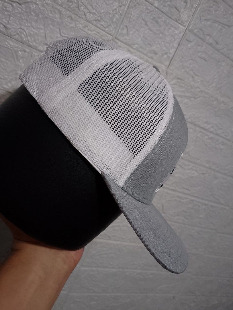 The North Face white/grey mudder trucker hat (Category: Caps & Hats) located in Caloocan City. Submitted by zklclo (Listing ID 1464904045, Image 2). Description: The North Face white/grey mudder trucker hat 𝐅𝐈𝐑𝐒𝐓 𝐓𝐎 𝐏𝐀𝐘 𝐁𝐀𝐒𝐈𝐒 👉Courier: J&T and lalamove 👉No free shipping 👉Location: North Caloocan 👉Mode of Payment: Gcash.