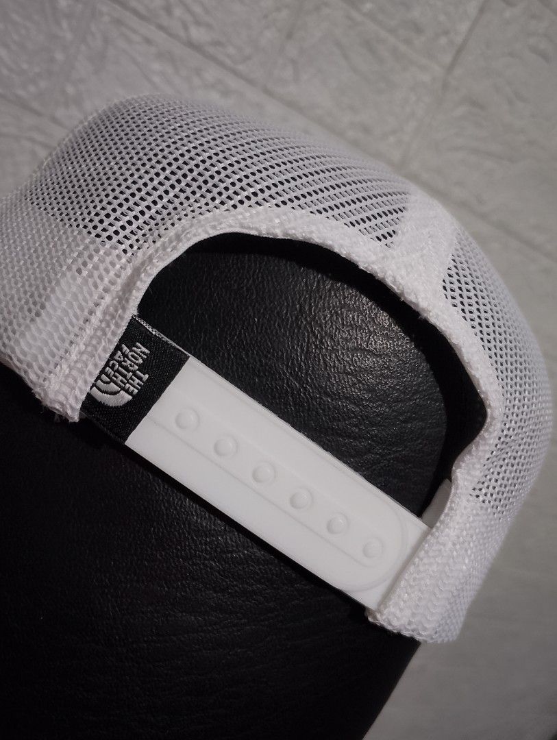 The North Face white/grey mudder trucker hat (Category: Caps & Hats) located in Caloocan City. Submitted by zklclo (Listing ID 1464904045, Image 3). Description: The North Face white/grey mudder trucker hat 𝐅𝐈𝐑𝐒𝐓 𝐓𝐎 𝐏𝐀𝐘 𝐁𝐀𝐒𝐈𝐒 👉Courier: J&T and lalamove 👉No free shipping 👉Location: North Caloocan 👉Mode of Payment: Gcash.