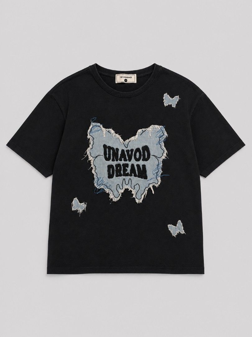 The Unvowed Black Tee (Category: Tshirts & Polo Shirts ) located in Lapu Lapu. Submitted by rebuild.arkives (Listing ID 1464887722, Image 1). Description: The Unvowed Black Tee ‎ ‎📏 Size Guide (Inches): ‎Length: 29 ‎Width: 22 ‎ ‎Height: 5'9 ‎Weight: 53 kg ‎ ‎Color: 10/10 ‎Condition: 10/10 ‎Issue: None ‎ ‎📝 Heads up: ‎• This is a thrift item so please manage your expectations. ‎• Color may slightly differ due to lighting. ‎• Washed and ready to 