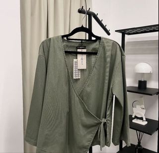 (Category: ) located in . Submitted by closetclearouts (Listing ID 1464861716, Image 1). Description: .