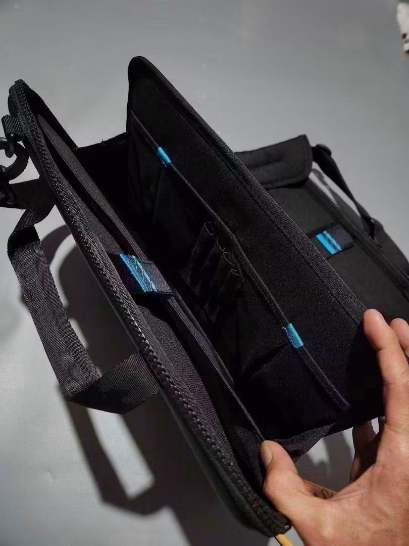 THULE (Category: Laptop Bags & Sleeves) located in General Santos City (Dadiangas). Submitted by alzacksimo35414 (Listing ID 1464848812, Image 3). Description: PHOTO MAY VARY DUE TO LIGHTING 🥰 Brand: THULE laptop bag ✅️actual dimention 15 × 11 ✅️as new condition ✅️9.8 colorate ✅no issue 2,000 +sf DISCLAIMER: Please note that I ZACK SIMON is not affiliated with or endorsed by any brand. Any brand names or trademarks mentioned are the properties o