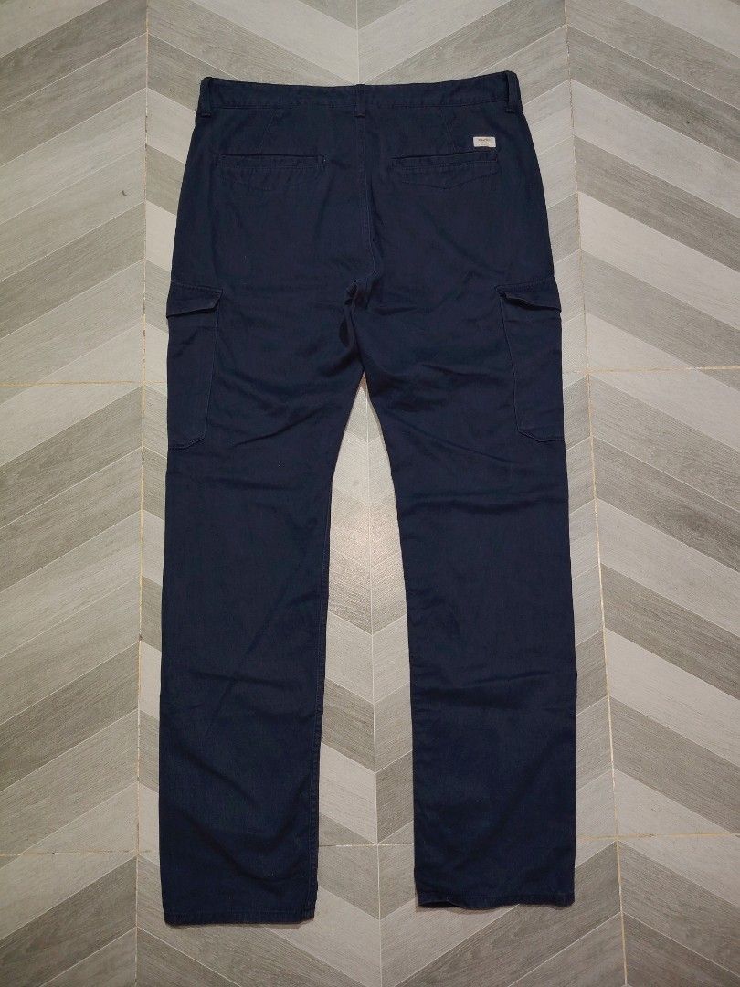 Timberland Cargo Pants (Category: Jeans) located in Polomolok. Submitted by urfindsph (Listing ID 1464928252, Image 2). Description: Timberland Cargo Pants Like new Size 34 on Tag Actual 34-35 Length 43 No issue -Ready to Use Pm sir.