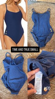 (Category: ) located in . Submitted by lheithriftshop (Listing ID 1464828112, Image 1). Description: .