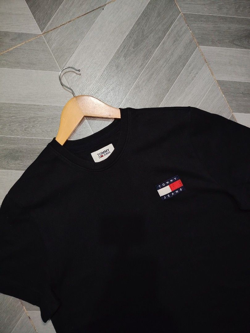 Tommy Himfiger (Category: Tshirts & Polo Shirts ) located in Polomolok. Submitted by urfindsph (Listing ID 1464927953, Image 2). Description: Tommy Hilfiger Like new Size M on Tag Dimes 20.5x27.5 No issue -Heavy Cloth Pm sir.