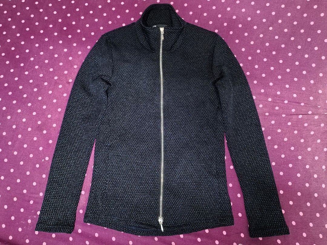 Tornado Mart Sweater Jacket (Category: Coats, Jackets and Outerwear) located in San Juan City. Submitted by reddvelasquez4298 (Listing ID 1462796273, Image 1). Description: Tornado Mart Sweater Jacket Size Medium on tag 17 Width 25 Length No issues 3500 pesos PM.