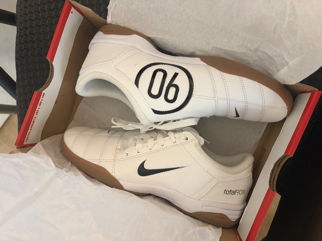Total 90 (Category: Sneakers) located in Quezon City. Submitted by jjxcezar (Listing ID 1464813490, Image 1). Description: Can be used as futsal shoes, or casual wear..