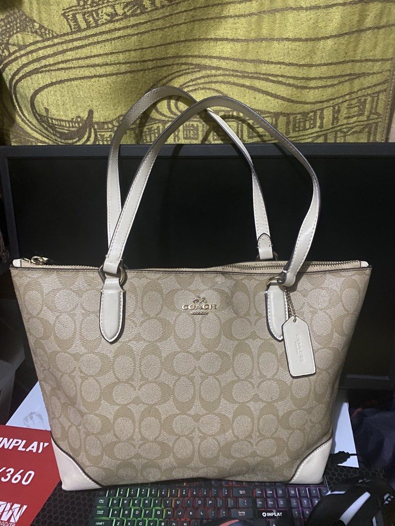 Tote bag (Category: Tote Bags) located in Manila. Submitted by gelaimarieh (Listing ID 1464804994, Image 2). Description: .