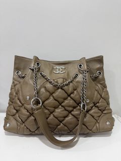 (Category: ) located in . Submitted by neafashionz (Listing ID 1464801557, Image 1). Description: .