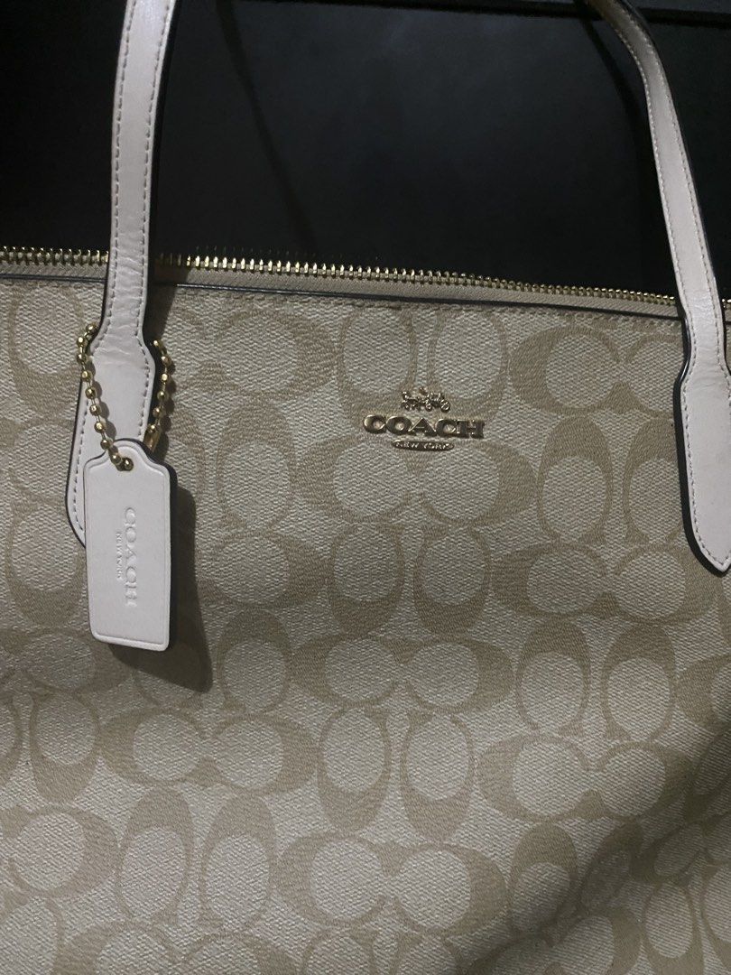 Tote bag (Medium) (Category: Tote Bags) located in Manila. Submitted by gelaimarieh (Listing ID 1464807412, Image 2). Description: .