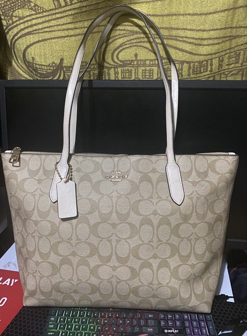 Tote bag (Medium) (Category: Tote Bags) located in Manila. Submitted by gelaimarieh (Listing ID 1464807412, Image 1). Description: .