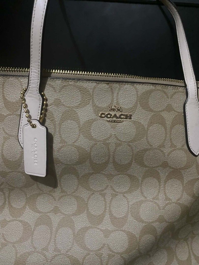 Tote bag (Medium) (Category: Tote Bags) located in Manila. Submitted by glaiza02 (Listing ID 1464820760, Image 2). Description: .