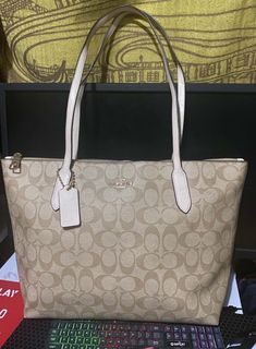 (Category: ) located in . Submitted by glaiza02 (Listing ID 1464820760, Image 1). Description: .