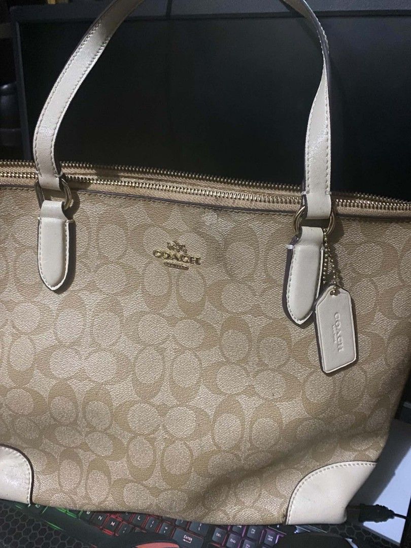 Totebag (Category: Tote Bags) located in Manila. Submitted by glaiza02 (Listing ID 1464820452, Image 3). Description: .
