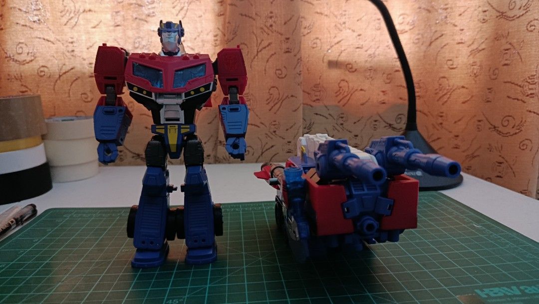 Transformers KO Baiwei TW-1036 (Animated Optimus Prime) (Category: Action & Battle Toys) located in Legazpi City. Submitted by bbthatguy (Listing ID 1464779679, Image 2). Description: Selling Baiwei TW-1036 KO Legacy Animated Optimus Prime + Upgrade Kit Loose, WYSIWYG, complete accessories loc Legazpi City, Albay, can do meetups in the area Price slightly negotiable, lowballers/ghosters will be blocked Payment thru GCash Shipping via LBC strictly
