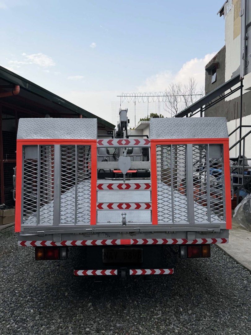 Truck with Boom (Category: Heavy Vehicles) located in Manila. Submitted by vybeandstyleco (Listing ID 1464874717, Image 3). Description: 🚛 FOR SALE: SELF LOADER TRUCK WITH BOOM 🚛 Looking for a reliable truck for business? This one is ready to work! 💯 🔧 4BG1 Engine 🚚 NPR Chassis 📅 2018 Model 📋 Registered 📄 Open Deed of Sale ✅ Complete Legal Papers 🛠️ Newly Reconditioned Ready for your hauling, loading, and transport needs. 💪 📩 Message u
