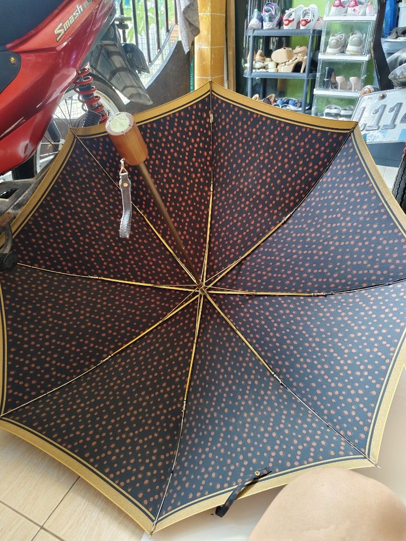 Trussardi (Category: Umbrellas) located in Davao. Submitted by dvo_jpnstuff (Listing ID 1464786961, Image 3). Description: .