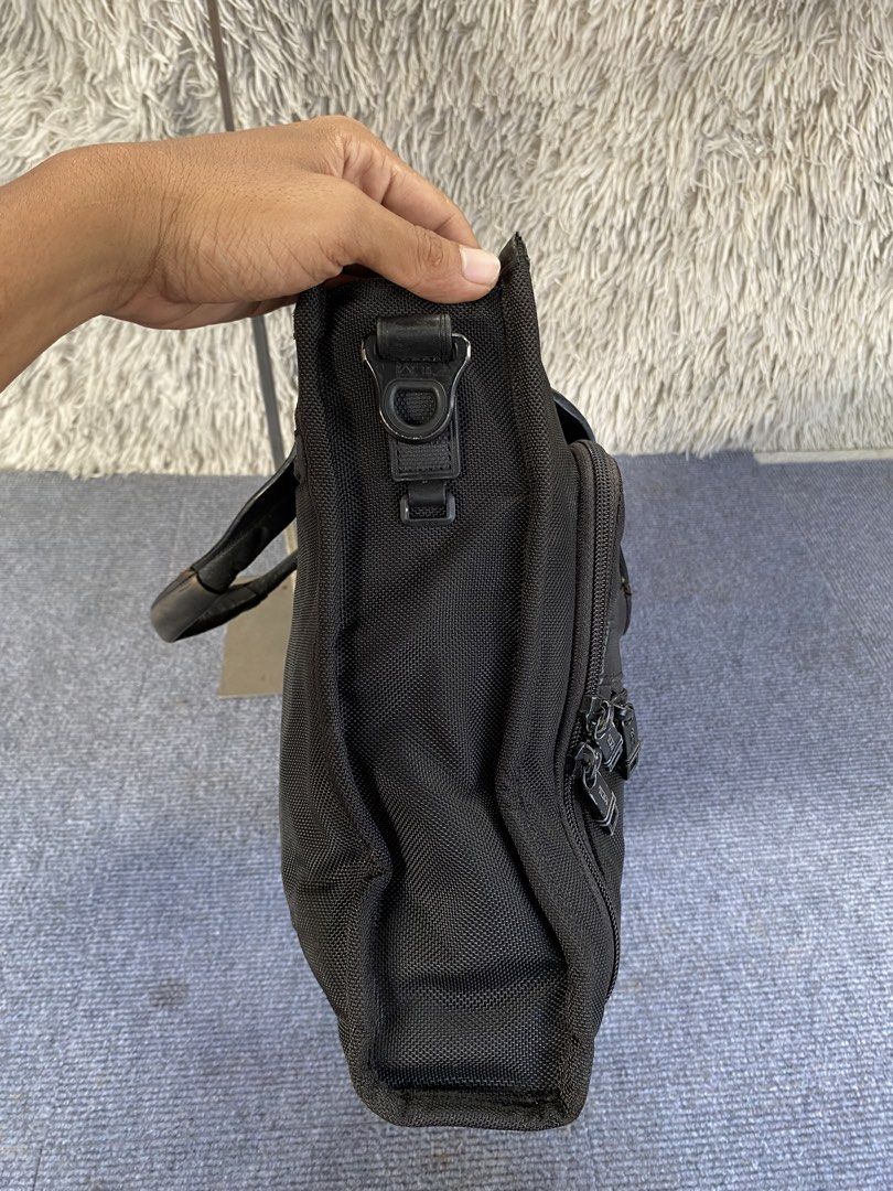 Tumi Alpha Organizaer Brief (Category: Briefcases) located in Tandag. Submitted by ChristianThrift (Listing ID 1464804749, Image 3). Description: No strap See pictures for the issues.