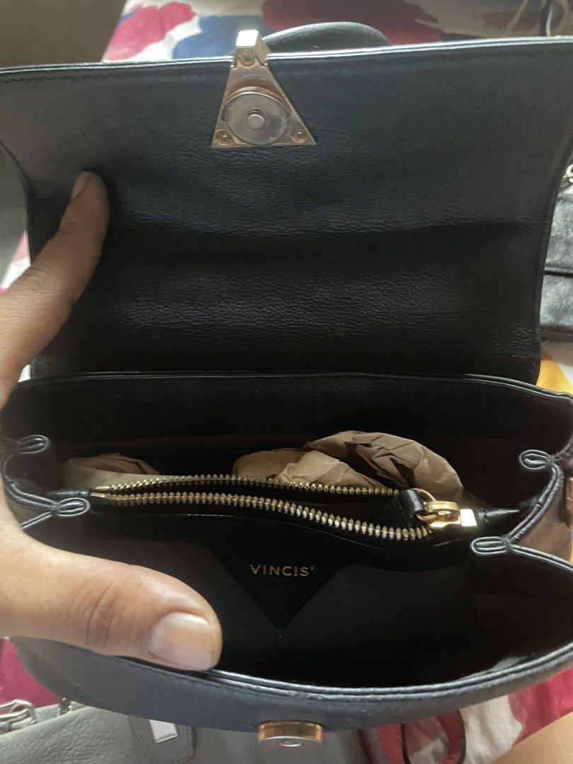 Twoway (Category: Shoulder Bags) located in Cagayan de Oro. Submitted by kawaii_67trifted (Listing ID 1464893008, Image 3). Description: .