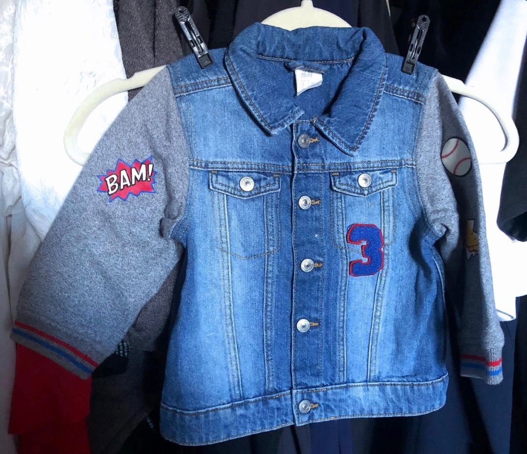 [U] H&M - Toddler denim jacket (Category: Babies & Kids Fashion) located in San Juan City. Submitted by ttanmien (Listing ID 1464878504, Image 2). Description: ⚜️✨⚜️✨⚜️✨⚜️✨⚜️✨⚜️ 💁🏻‍♀️SELLING PRICE: ₱200 Original Price: Around ₱1,000 💁🏻‍♀️Size: Width x Length = 11 inch x 14 inch Armpit to armpit (width measurement) Shoulders to bottom (length measurement) Tag size: 12-18m (May fit kids from 1 year old to 3 years old depending on the child buil