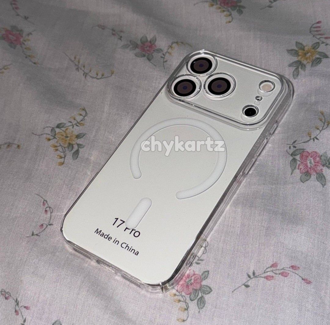 UGREEN TRANSPARENT MAGSAFE CLEAR CASE FOR IPHONE 17 PRO (Category: Other Mobile & Gadget Accessories) located in Abucay. Submitted by chykartz (Listing ID 1464953287, Image 1). Description: binuksan lang and tried once with plastic pa.