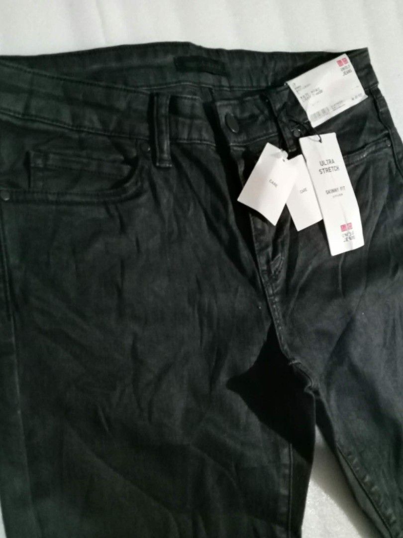 Uniqlo (Category: Activewear) located in General Santos City (Dadiangas). Submitted by thrift_raid (Listing ID 1464903517, Image 3). Description: stretchable size-28.