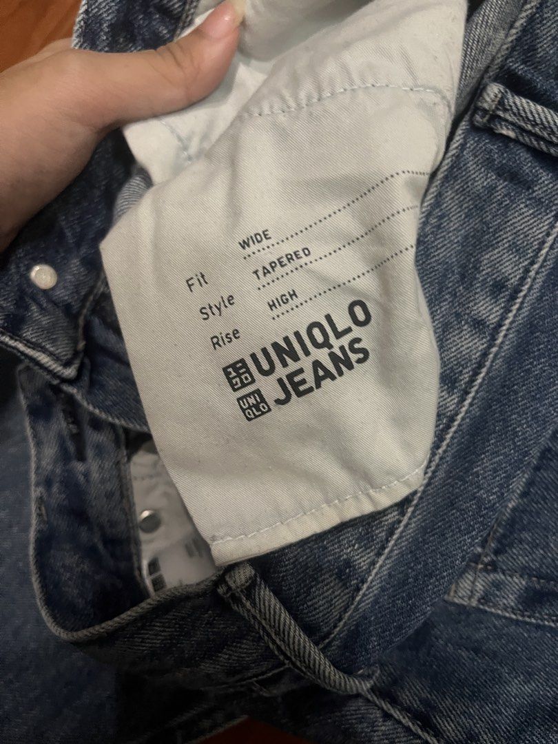 Uniqlo Barrel Jeans (Category: Jeans) located in Manila. Submitted by michale_17 (Listing ID 1464875504, Image 3). Description: Uniqlo Barrel Pants [denim - blue wash] Size : 23 Condition : Like New [Only used twice] RFS : Not my style Price : 870 pesos [Can still haggle but no to low ballers].