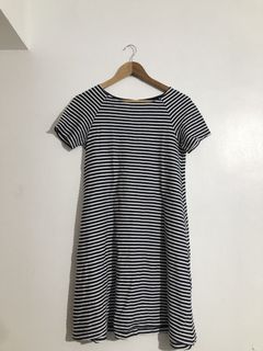 (Category: ) located in . Submitted by lizandbelcloset (Listing ID 1464794165, Image 1). Description: .