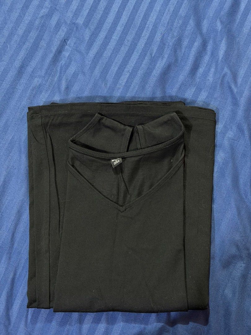 Uniqlo Black Maxi Dress (Category: Dresses) located in Las Pinas. Submitted by bloomwithjoyph (Listing ID 1464874475, Image 2). Description: Uniqlo cotton maxi dress S on tag, 16 bust x 40L Black, like new.