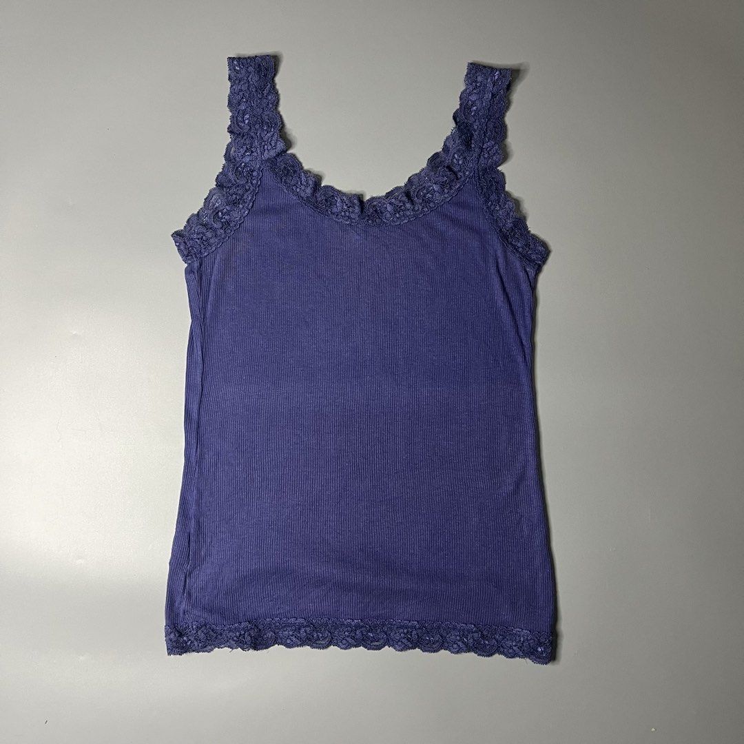 UNIQLO CAMI (Category: Sleeveless) located in Manila. Submitted by aaaaaahhhhhh (Listing ID 1464813219, Image 2). Description: Medium 14.5W 24.5L Excellent Lalamove or J&t Express + Shipping fee.