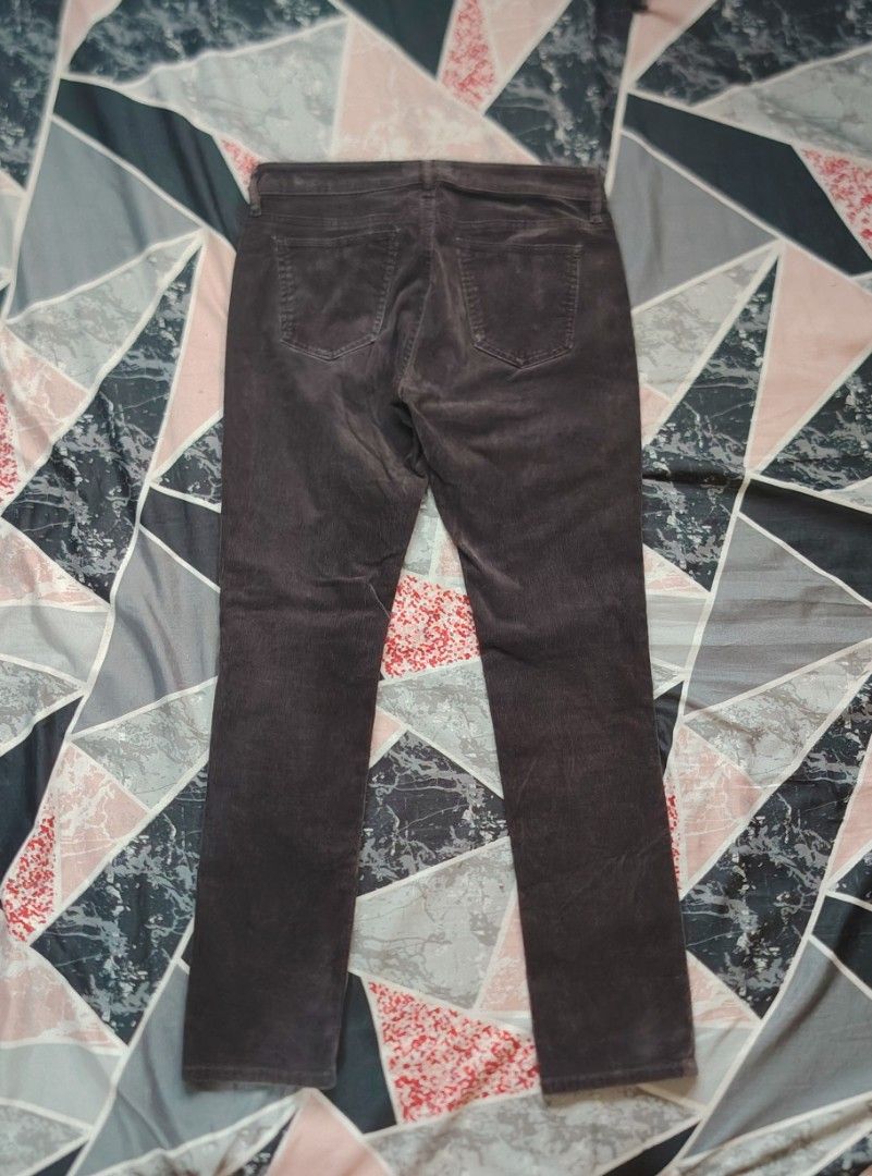 Uniqlo Colduroy Pants (Category: Activewear) located in San Fernando. Submitted by vincentgomez (Listing ID 1464805952, Image 2). Description: Uniqlo Colduroy Pants -Authentic -Waistline 30 -Length 36 -Leg Opening 7 -Good Condition La Union 📍.