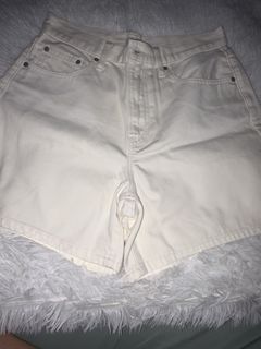 (Category: ) located in . Submitted by ak_closet5621 (Listing ID 1464837543, Image 1). Description: .