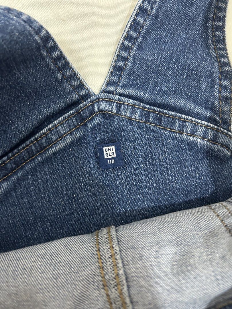 Uniqlo denim jumper size 110 (Category: Babies & Kids Fashion) located in Angeles City. Submitted by TheAuthenticcorner2018 (Listing ID 1464883934, Image 3). Description: -in good condition .
