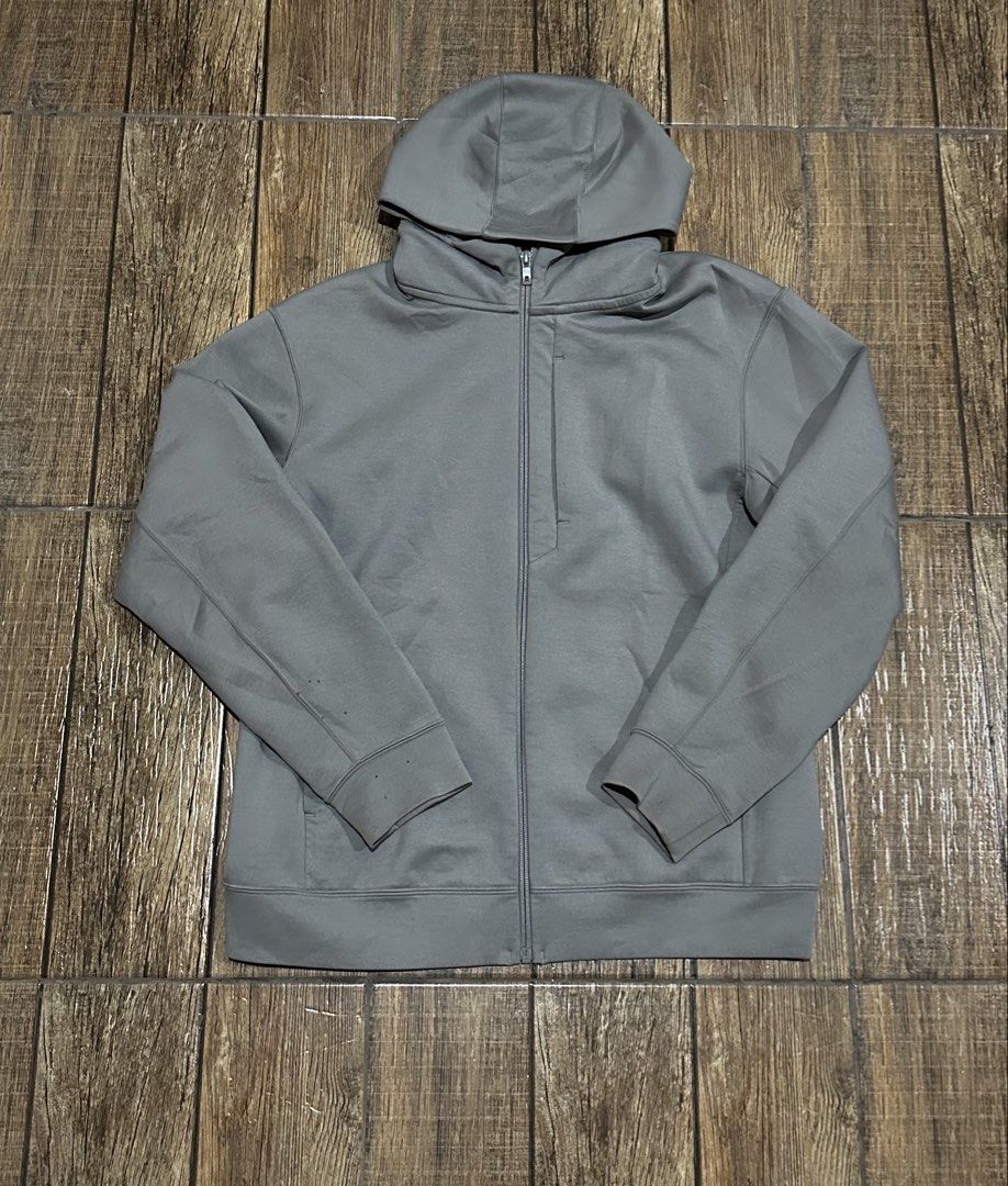 UNIQLO DRY EX (Category: Coats, Jackets and Outerwear) located in Manila. Submitted by urban-vintage_2 (Listing ID 1464931446, Image 1). Description: ISSUE: NONE ( NEED WASH ) MOP :GCASH ( NO COD ) SHIP VIA : LALAMOVE & J&T LOCATION : PASIG CITY LENGTH : 26 WIDTH : 23.