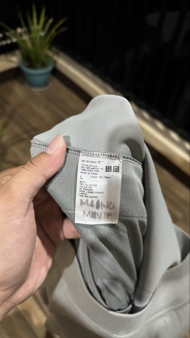 UNIQLO DRY EX (Category: Coats, Jackets and Outerwear) located in Manila. Submitted by urban-vintage_2 (Listing ID 1464931446, Image 3). Description: ISSUE: NONE ( NEED WASH ) MOP :GCASH ( NO COD ) SHIP VIA : LALAMOVE & J&T LOCATION : PASIG CITY LENGTH : 26 WIDTH : 23.