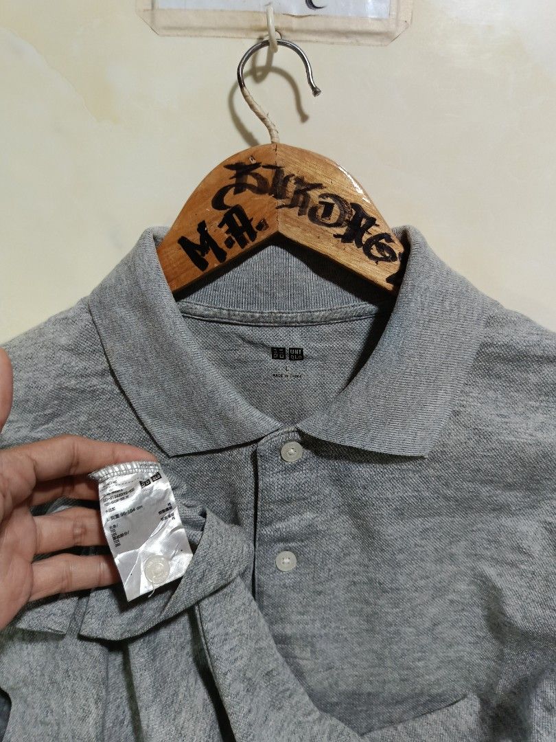 uniqlo poloshirt (Category: Formal Shirts) located in Talisay. Submitted by burdagz13 (Listing ID 1464849010, Image 3). Description: condition: good as new colorrate: 10-10 issue: none 💸 First pay basis only 🚀 J&T shipping nationwide (doortodoor).