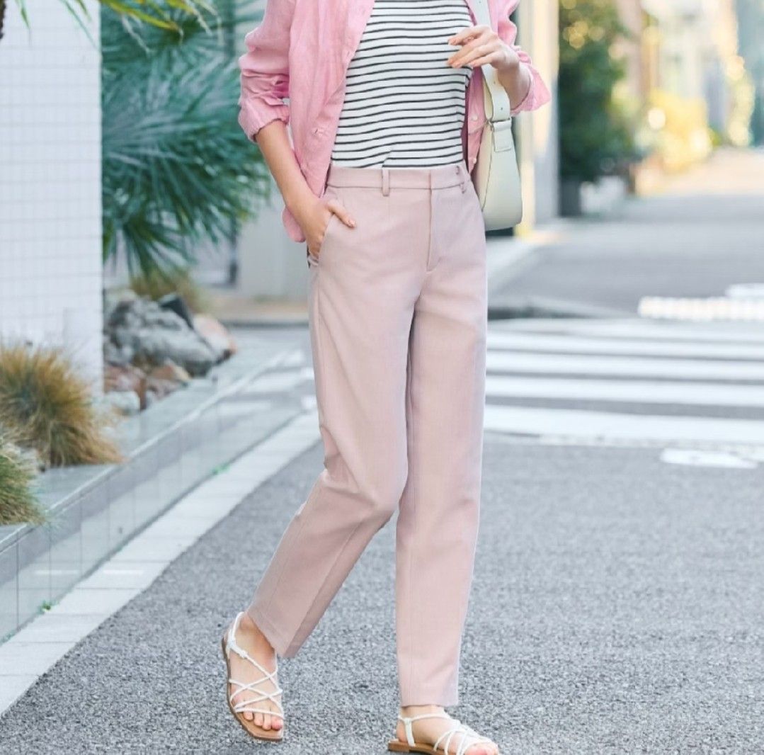 Uniqlo Smart Ankle Pants Size 28 (Category: Undergarments & Loungewear) located in Bacoor. Submitted by leah.92 (Listing ID 1464880754, Image 2). Description: - Brand: Uniqlo - Style: Smart ankle - Fit: Mid-rise - Features: Smooth, slightly stretchy fabric and front pockets - Condition: Worn once, washed and stored carefully (no stains or tears).