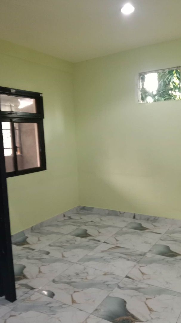 UNIT 1 – LOFT-TYPE APARTMENT PARA SA UPAHAN (Category: Apartments & Condos) located in Siniloan. Submitted by erica.86 (Listing ID 1464894792, Image 3). Description: 🏠 UNIT 1 – LOFT-TYPE APARTMENT PARA SA UPAHAN ✨ May Maliit na Balcony ✨ 🛏️ Loft Deck na Kwarto 🛋️ Sala / Kwarto 🍳 Kusina 🚿 1 Toilet at Banyo 🌿 Maliit na Balcony 🚗 May Temporary Parking Space 👨‍👩‍👧‍👦 Hanggang 4 na Tao Lamang 💰 ₱8,000 bawat buwan 📋 Mga Kondisyon sa Pag-upa