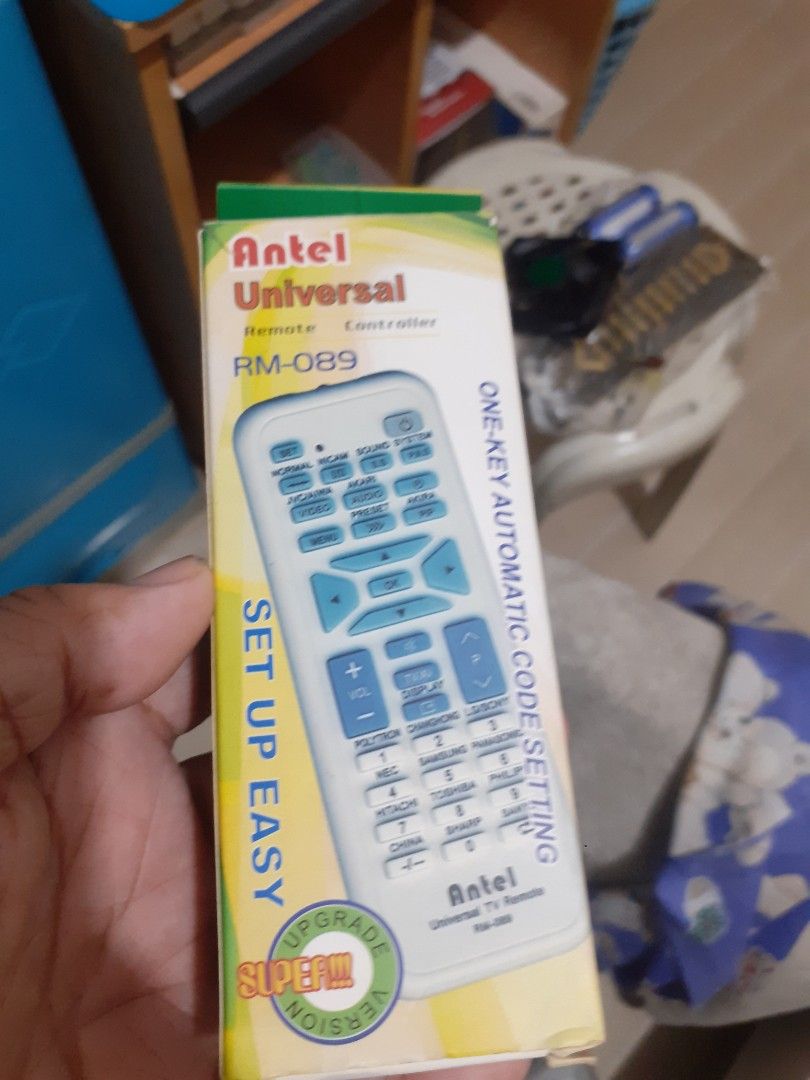 Universal Remote Control and Cable Converter for old TV (Category: TV) located in Lipa City. Submitted by newriver_a7c3ea (Listing ID 1464968238, Image 2). Description: Universal Remote Control Battery Operated Cable Converted for Tv Message na lang sa me need Not used anymore.