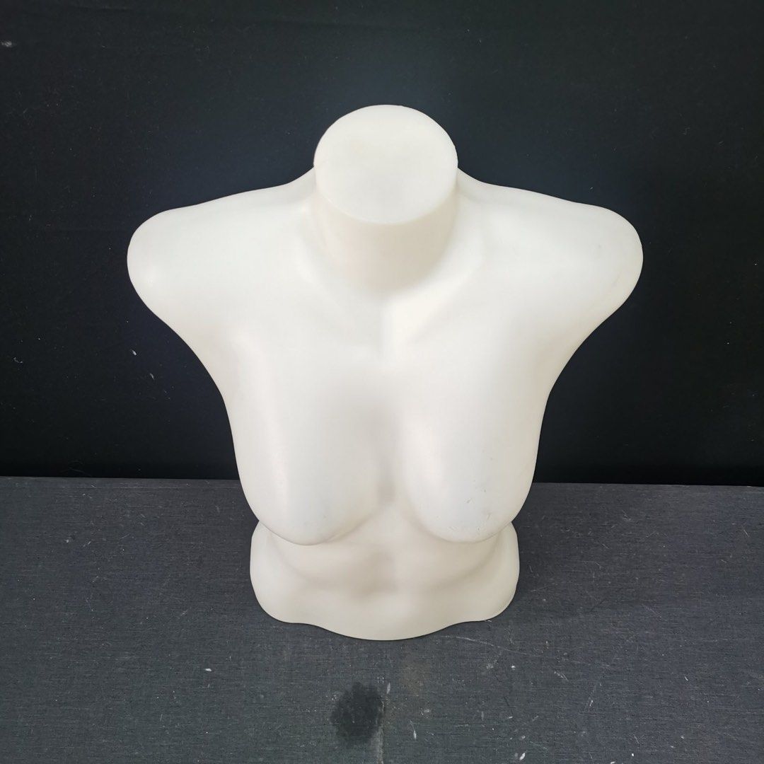 Used mannequin half body ladies (Category: Belts) located in Manila. Submitted by jpm317 (Listing ID 1018394946, Image 3). Description: Used mannequin half body ladies As is where is Can do meetup banawe qc area .