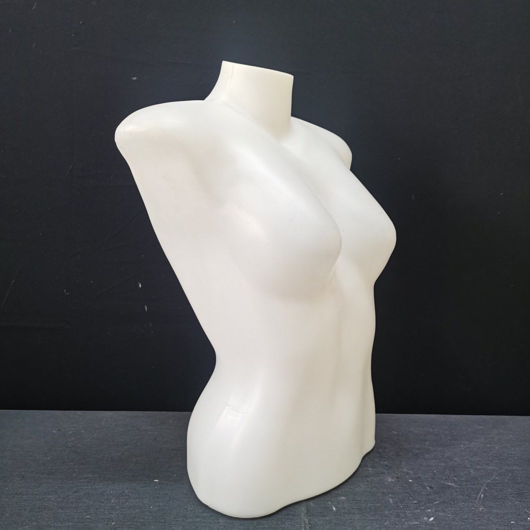Used mannequin half body ladies (Category: Belts) located in Manila. Submitted by jpm317 (Listing ID 1018394946, Image 2). Description: Used mannequin half body ladies As is where is Can do meetup banawe qc area .