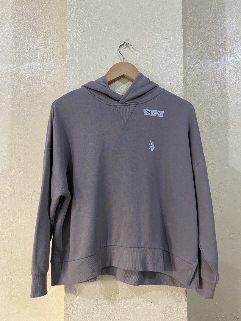 Uspa Hoodie (Category: Coats, Jackets and Outerwear) located in Calapan. Submitted by mnlhabithrift23 (Listing ID 1464904212, Image 1). Description: Width : 24 Length : 24 Color rate : 9/10 Issue :.